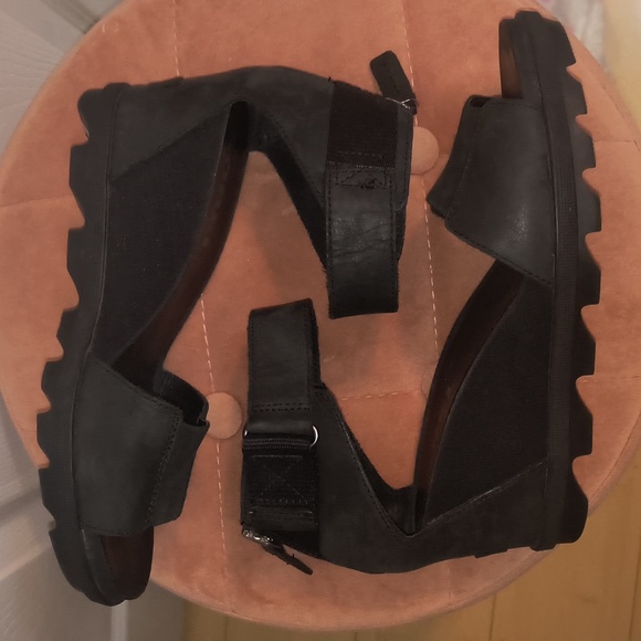 Sorel Joanie II Ankle Strap Wedge Sandal Size 9 - Picture 5 of 9